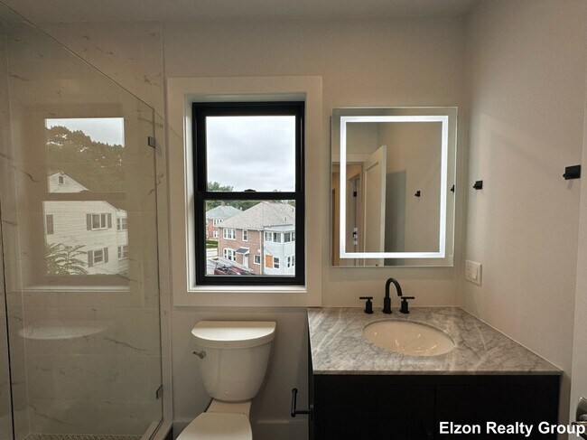 Foto del edificio - 242 Foster St