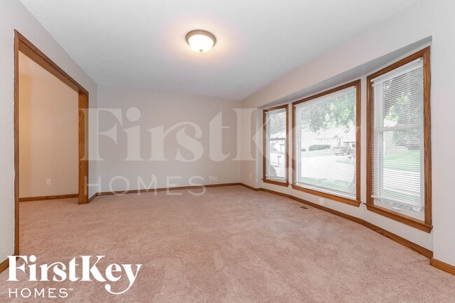 Building Photo - 5817 N Indiana Ave