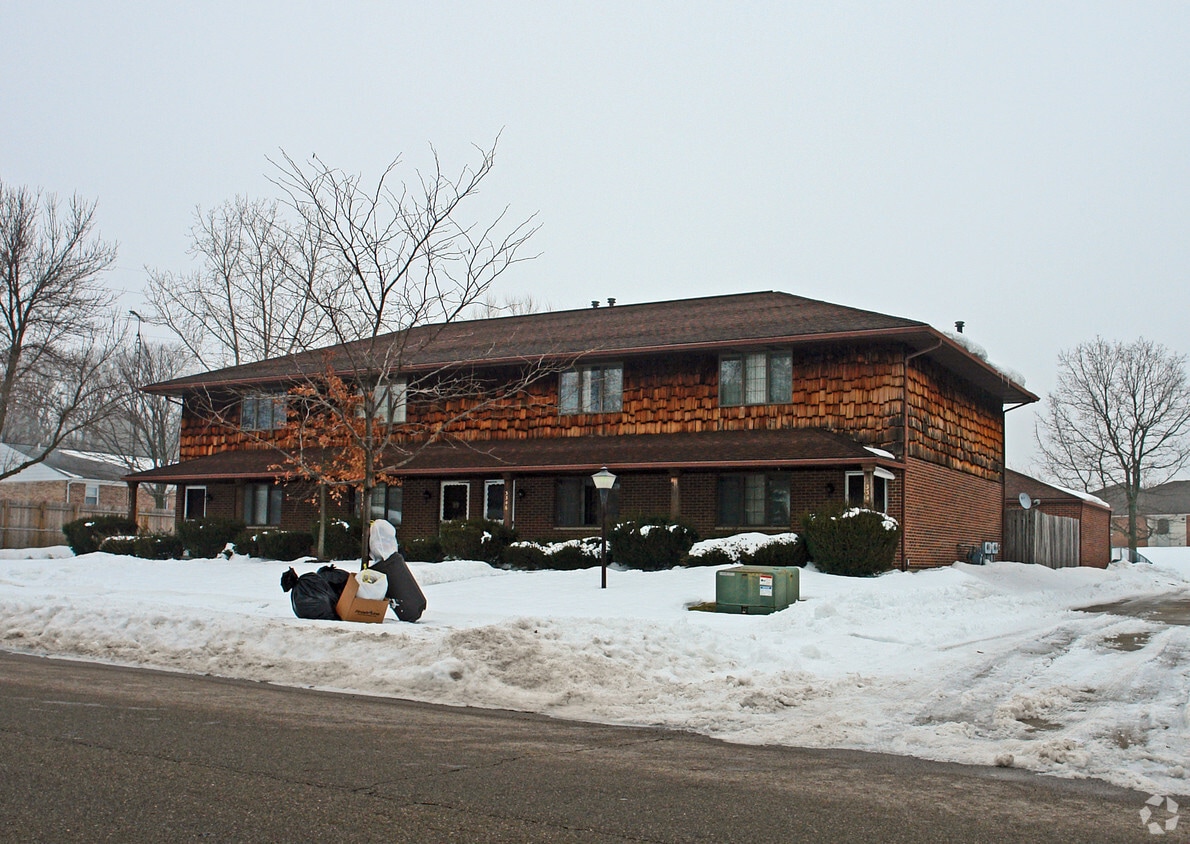 Building Photo - 3344 Red Coach Dr