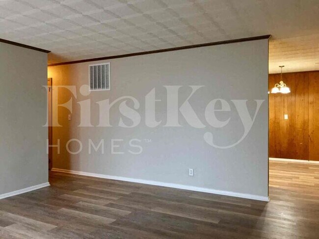 Foto del edificio - 3714 N Wittfield St