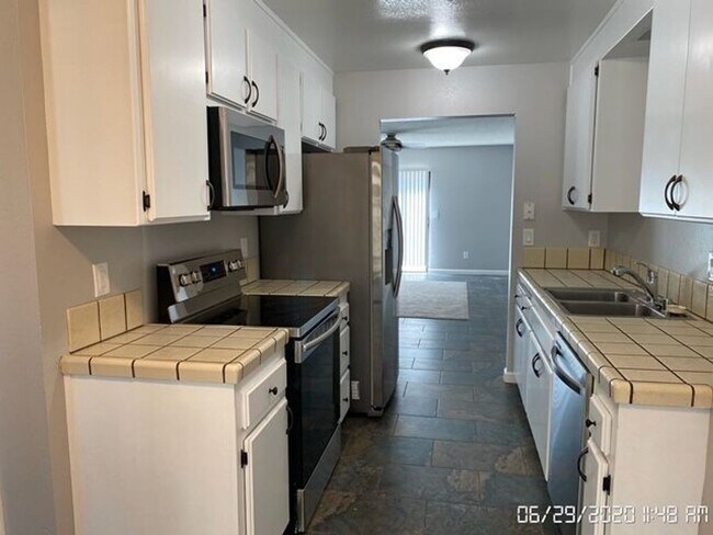 Building Photo - Gated Community Townhome Available