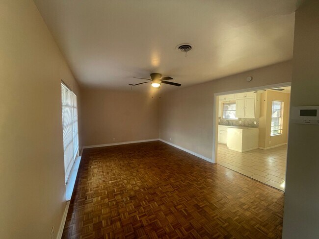 Foto del edificio - Bay Area- Large 4/2.5- huge master bedroom.
