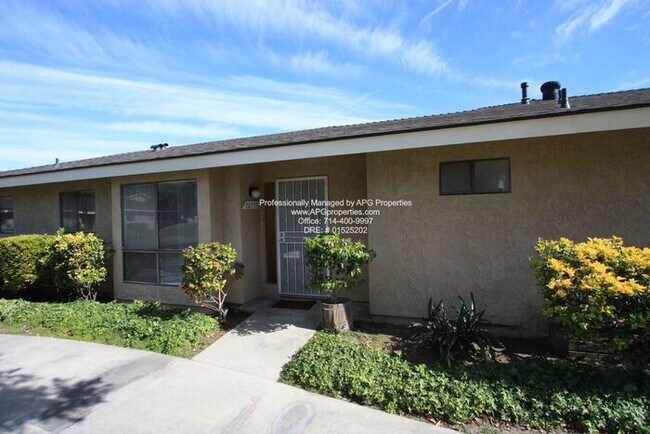 Foto del edificio - 3 bedroom, 2 bathroom townhome with attach...