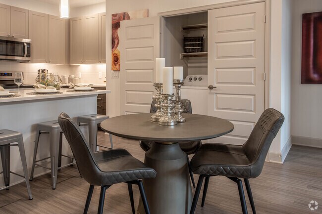 2HAB, 2BA - 1091 ft² - The Rosemary Apartments