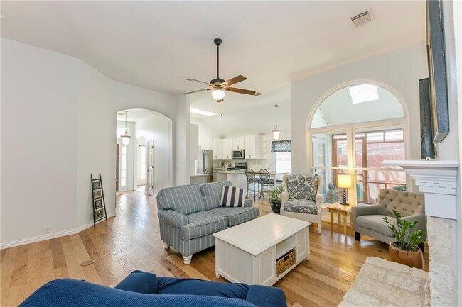 Building Photo - 10916 Mint Julep Dr