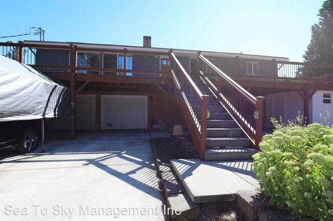 Building Photo - 3 br, 2.5 bath House - 11805 SE May Creek ...