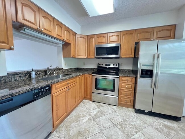Foto del edificio - 7320 Amberly Ln