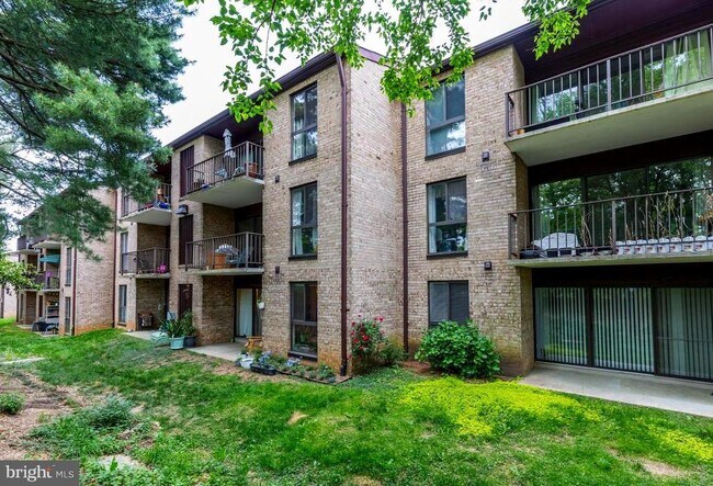 Foto del edificio - 2068 Royal Fern Ct