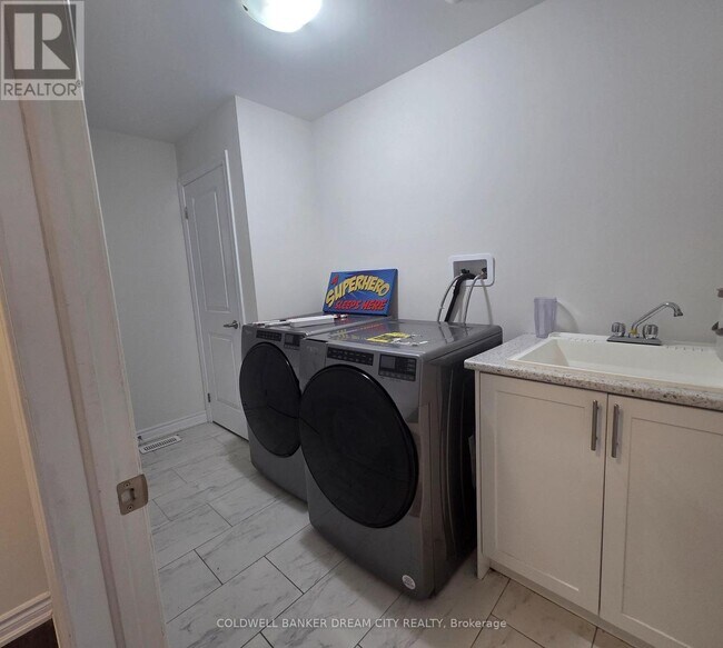 Photo du bâtiment - 57 Camino Real Dr