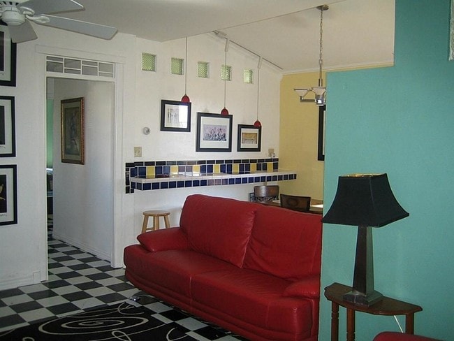 Building Photo - 4027 Surf Dr