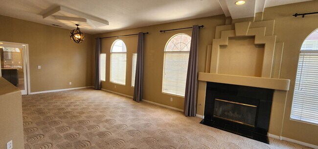 Foto del edificio - 5 BDR/ 4.5 BTH, Triple Master Home includi...