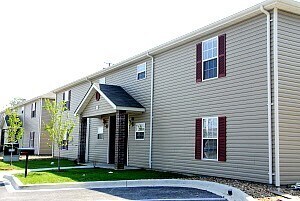 Building Photo - 3 Bedroom 2 Bath Apartment on the top floo...