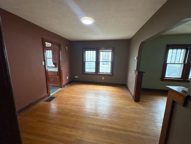 Building Photo - 2026 King Ave