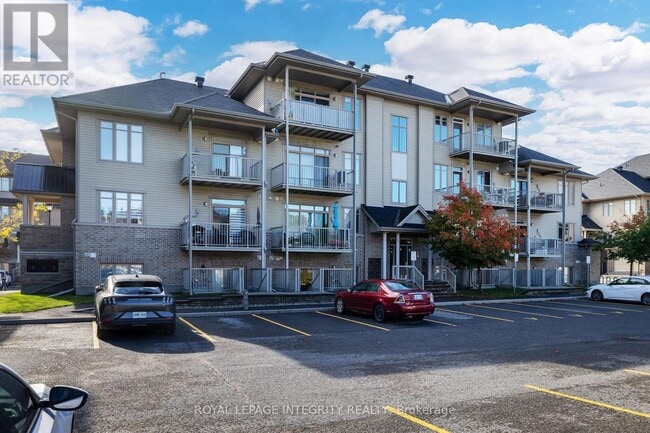 Building Photo - 45 Tayside Private