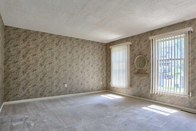 Building Photo - 50 Ironstone Dr