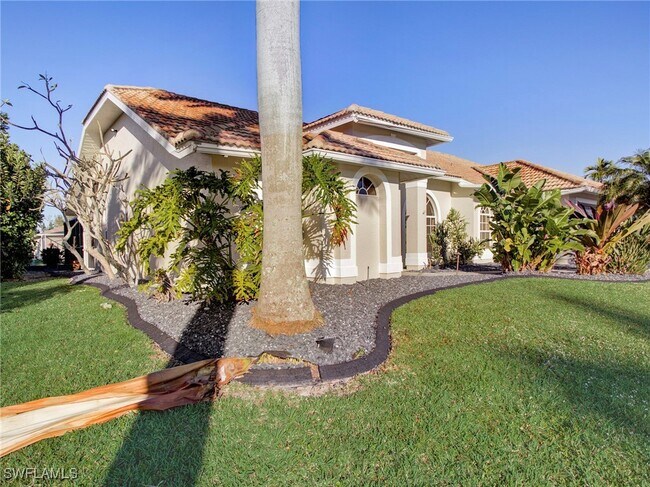 Building Photo - 4622 SW 20th Ave