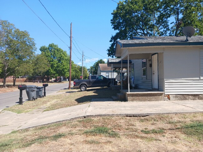 Foto del edificio - 312 5th Ave NW