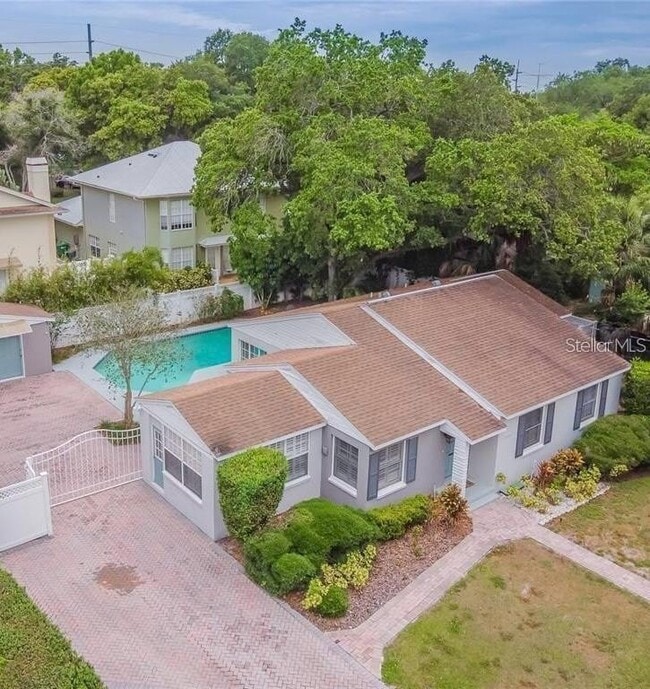 Building Photo - 4014 W Palmira Ave