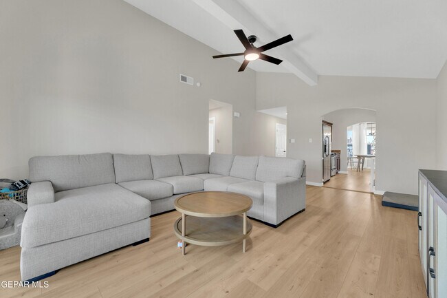 Foto del edificio - 7112 Copper Trail Ave