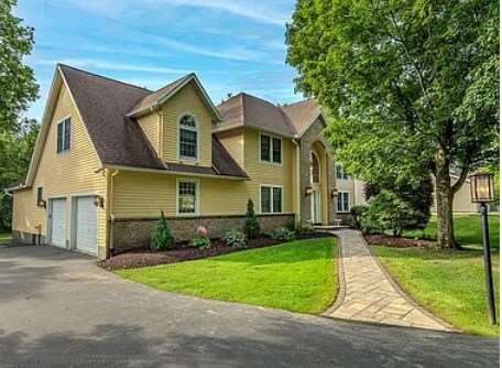 Foto del edificio - 7 Juniper Ln