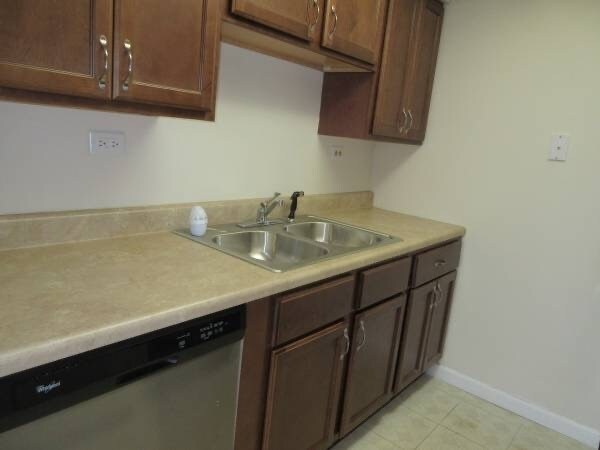 Building Photo - 2610 Oakton St