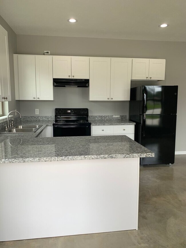 Foto del edificio - 1561 Ham Reid Rd