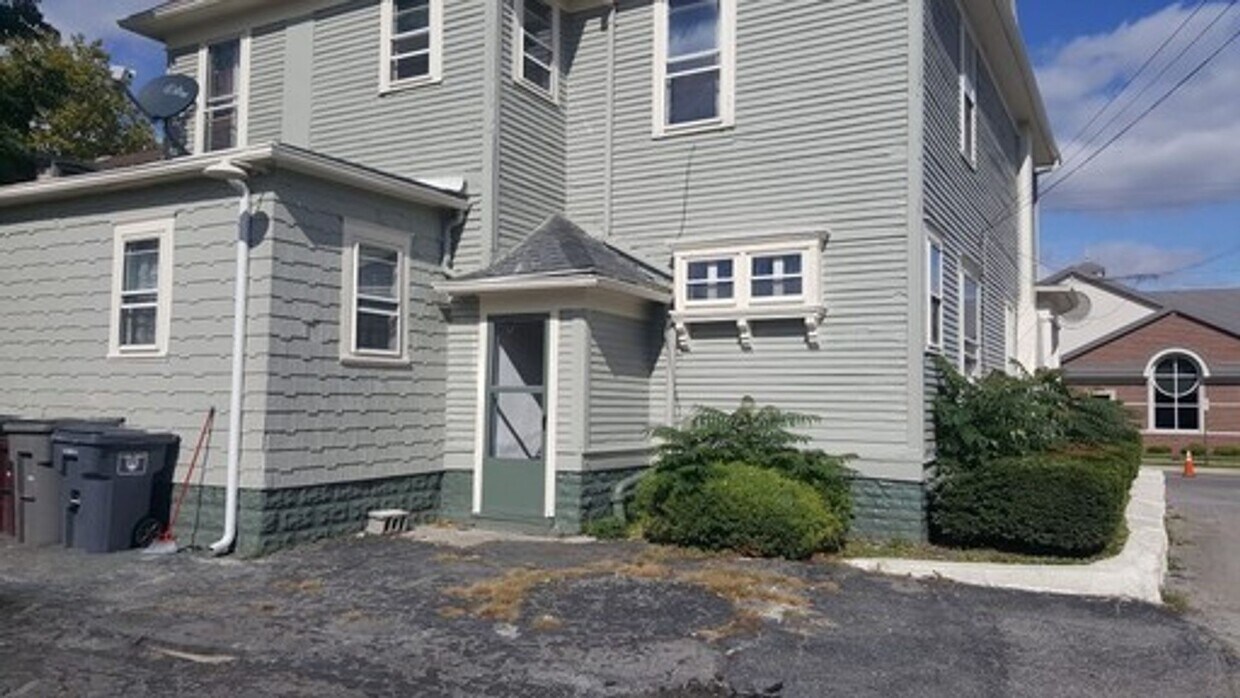 Primary Photo - 215 W Wayne St