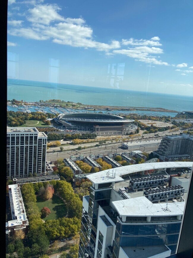 Foto del edificio - 1329 S Michigan Ave