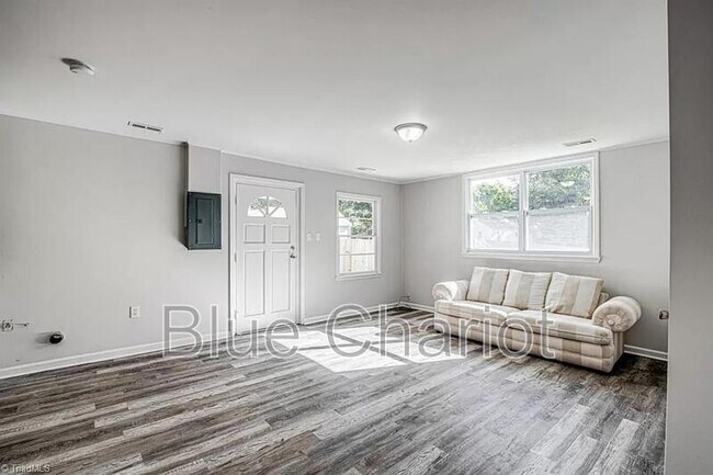 Foto del edificio - 524 Short St W