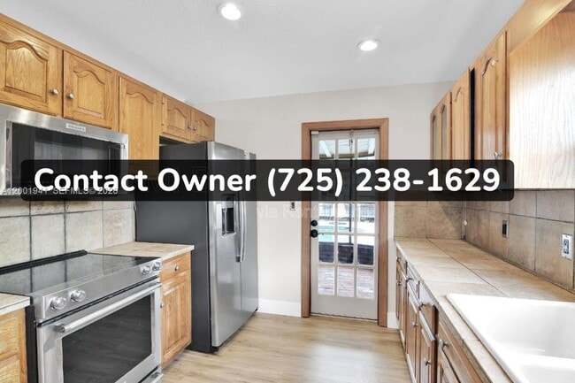 Foto del edificio - 2425 Key Largo Ln