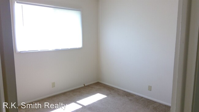 Building Photo - 1633 Randolph Rd