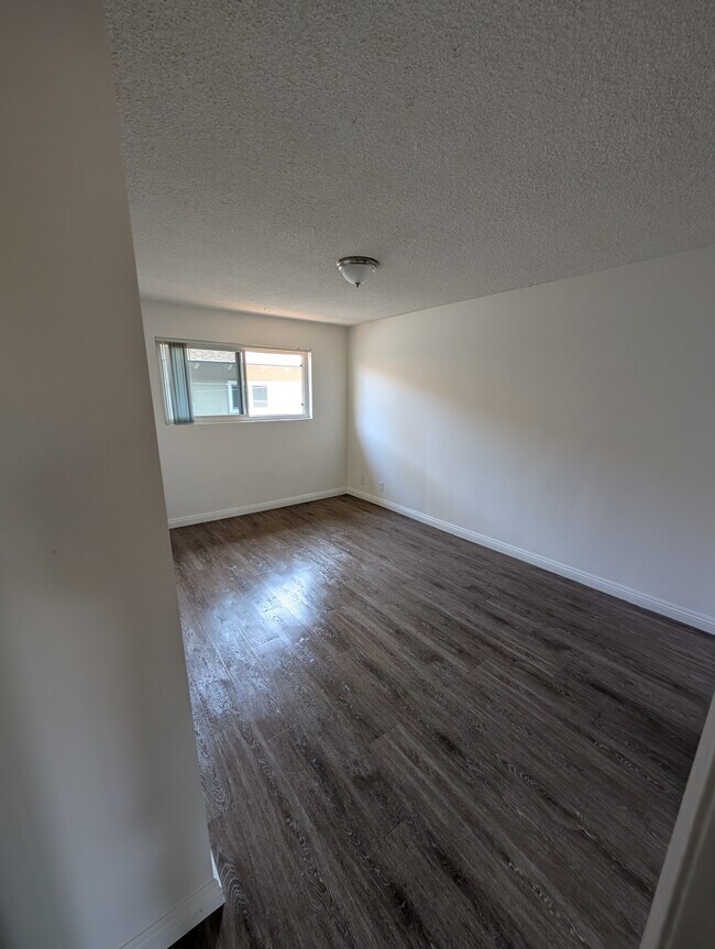 Foto del edificio - 383 N Prospero Dr