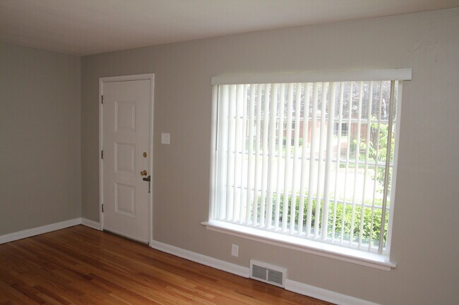 Building Photo - 8416 Winzenburg Dr