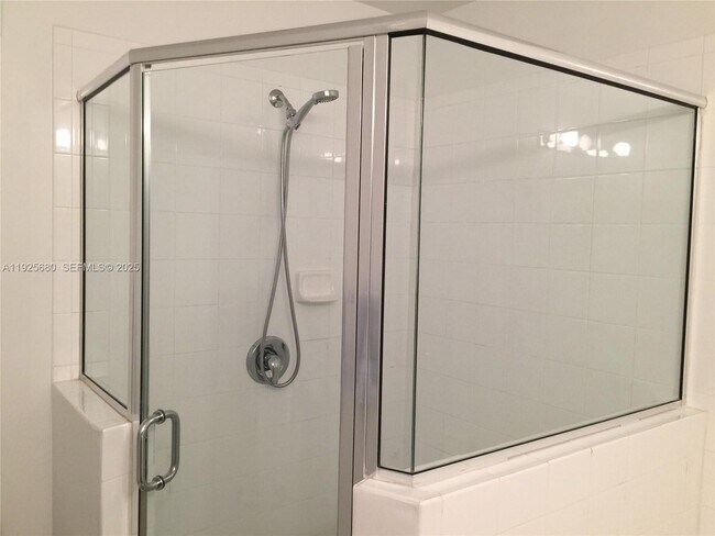 Foto del edificio - 8940 NE 8th Ave