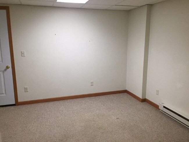 Foto del edificio - 109 E 2nd St