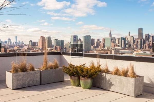 Foto del edificio - 4214 Crescent St