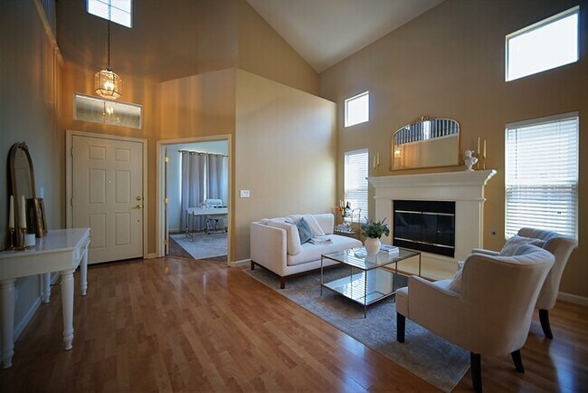 Building Photo - Beautiful Highland Reserve home 4 bedroom,...