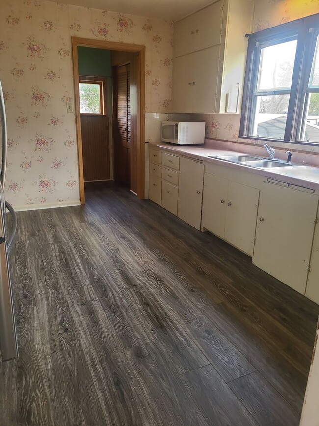 Foto del edificio - 4 Bedroom House Coming Soon!