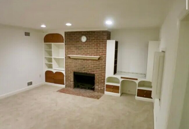 Foto del edificio - 420 1/2 N Saint Asaph St