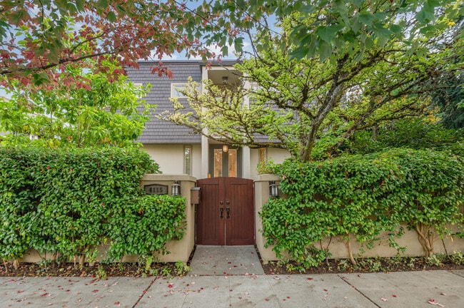 Building Photo - 4115 E Galer St