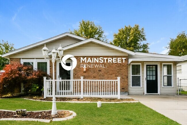 Building Photo - 3 Bedroom Pet-Friendly Home in Florissant, MO with Main Street Renewal