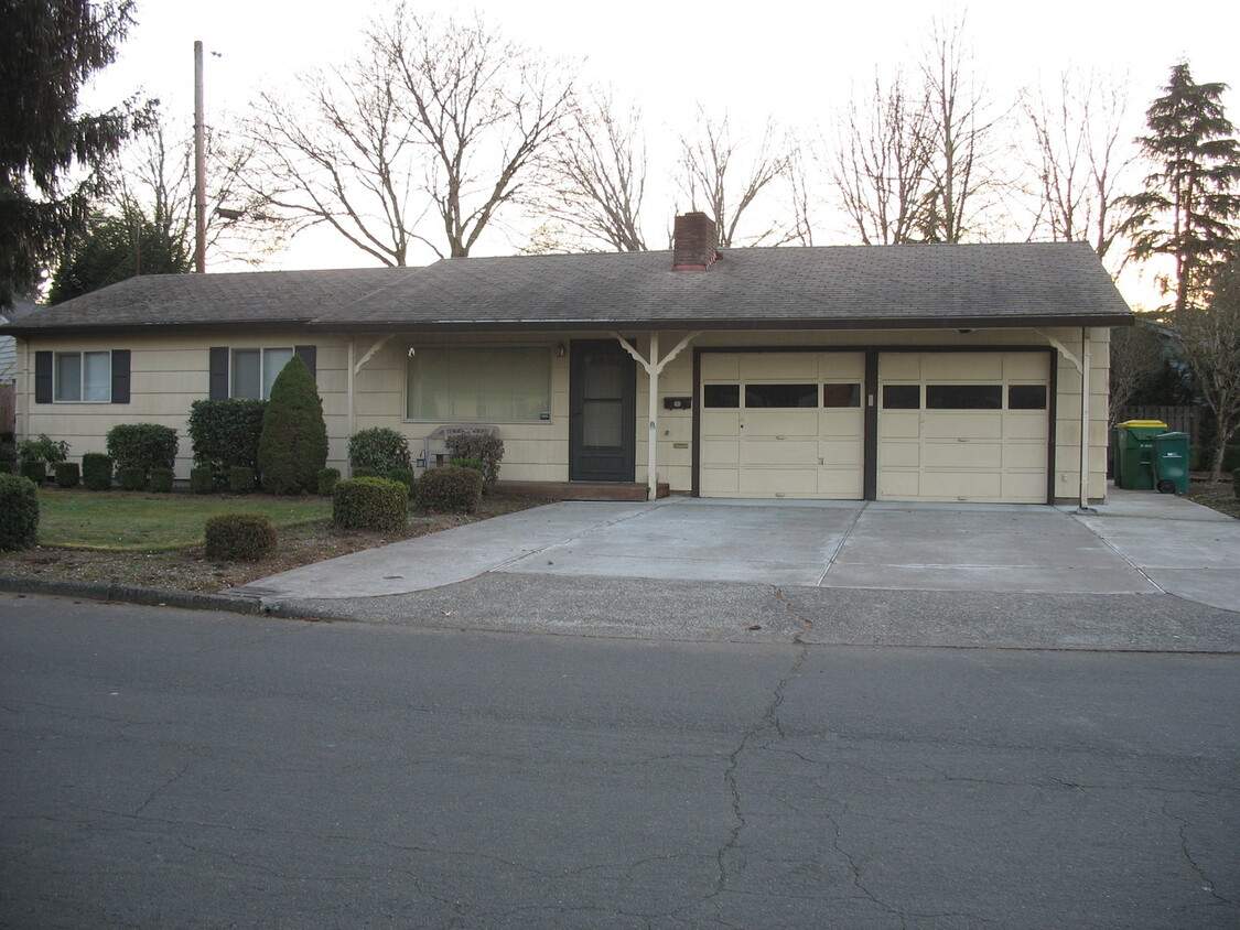 Primary Photo - SW Beaverton one level 3 bedroom House Nea...