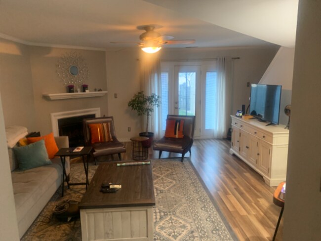 Foto del edificio - 7803 Camolin Ct