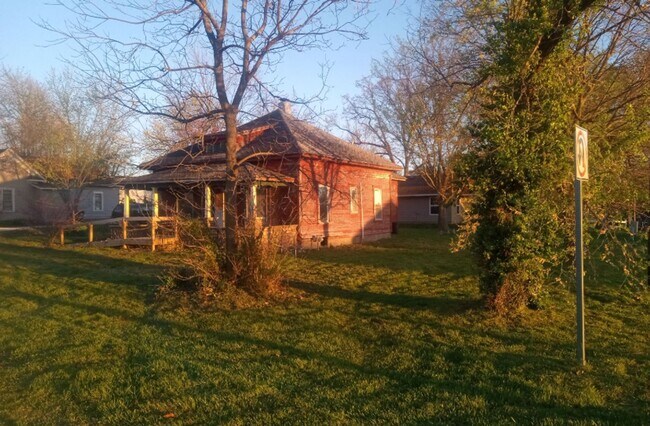 Foto del edificio - Now Available! - $390 Month / $500 Down