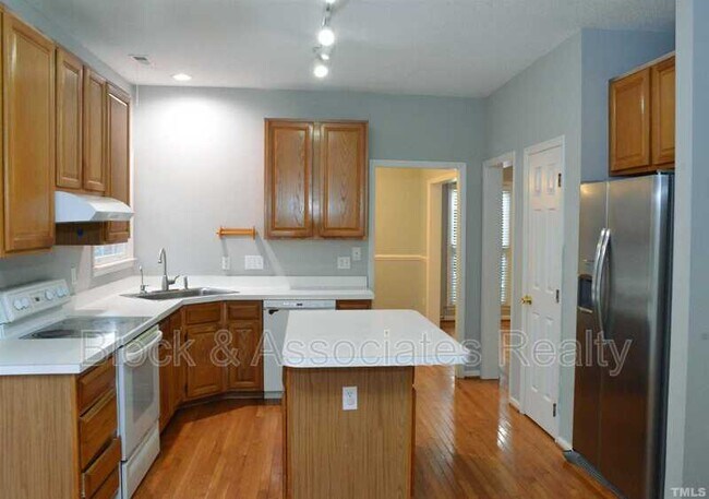 Building Photo - 303 Catlin Rd