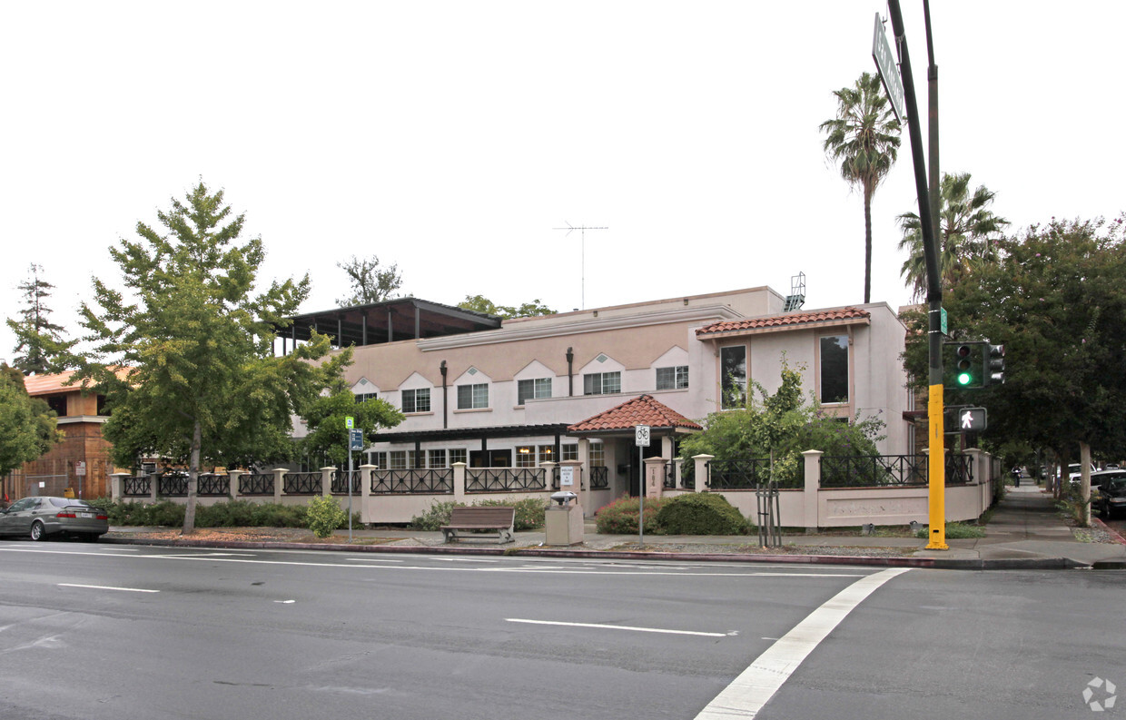 Foto principal - 184 S 11th St