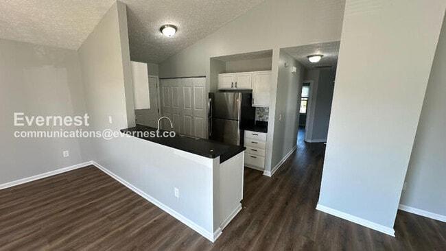 Foto del edificio - 1475 Pineland Ct