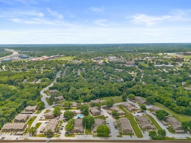 Building Photo - Waterford Place Apartments & Townhomes