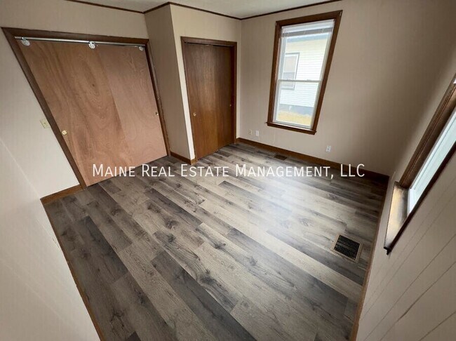 Foto del edificio - 73 Main Rd