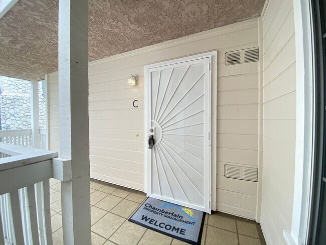Foto del edificio - Bright 2 Bedroom Condo in Oceanside!